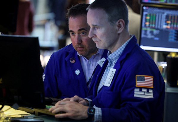 Wall Street en repli avec la 'tech' et la rumeur OpenAI