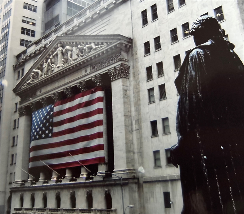 Wall Street : encore plus haut, dopée par l'IA et les semi