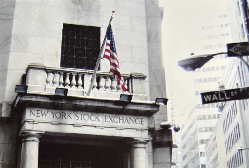 Wall Street grimpe encore, le pétrole recule