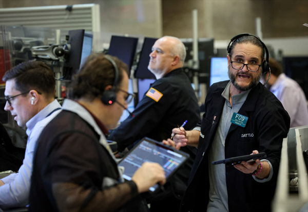 Wall Street hésite après les records