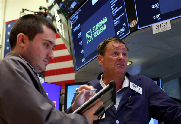 Wall Street proche de l'équilibre, Intel entouré