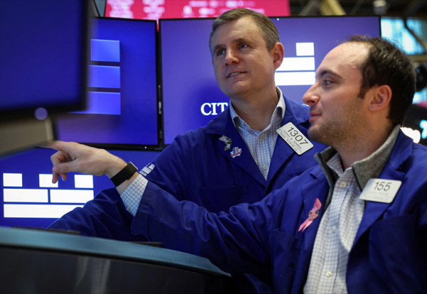 Wall Street repasse dans le vert, en attendant Alphabet, Amazon et l'emploi