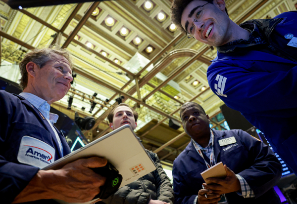 Wall Street reste bien orienté après son puissant rebond de la veille