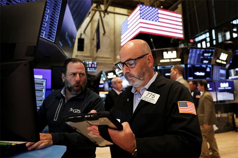 Wall Street sous pression après les records