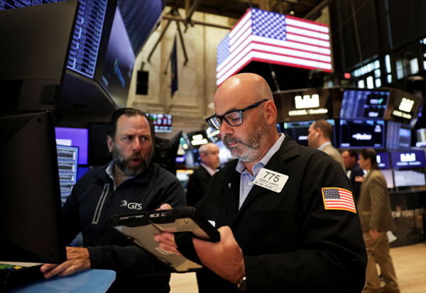 Wall Street sous pression après les records