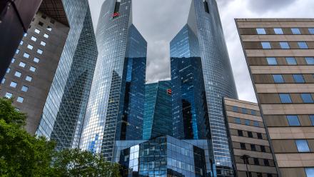 Deutsche Bank relève sa cible sur Société Générale avant le CMD