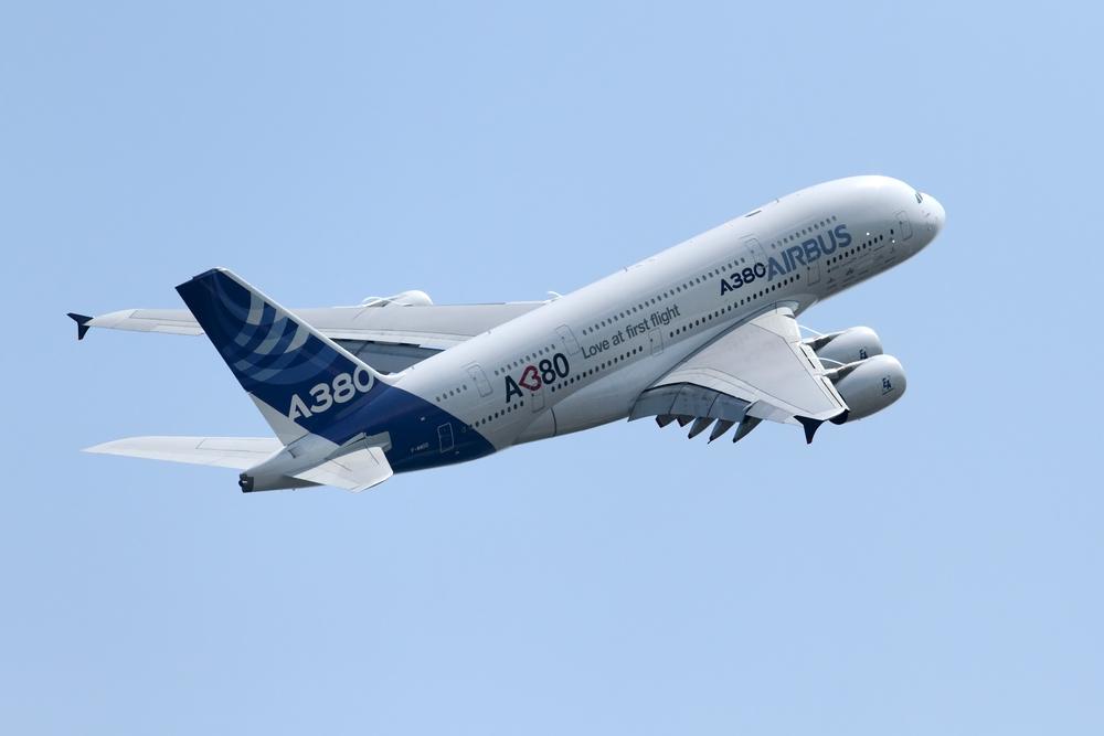 Konecranes en flèche, Airbus et bp en contrepoids
