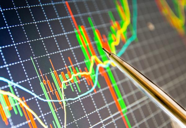 Pernod Ricard se reprend, mais le dossier Brown-Forman divise le marché