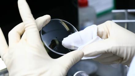 UBS abaisse son objectif sur EssilorLuxottica, mais reste à l'achat