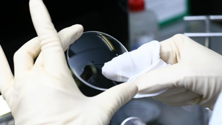 UBS abaisse son objectif sur EssilorLuxottica, mais reste à l'achat